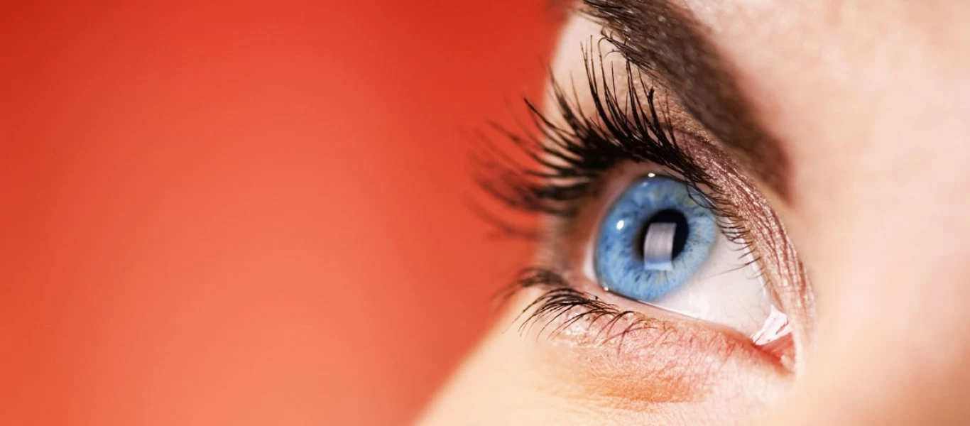 Αυτοί είναι οι 6+1 κίνδυνοι από το συνεχές τρίψιμο των ματιών